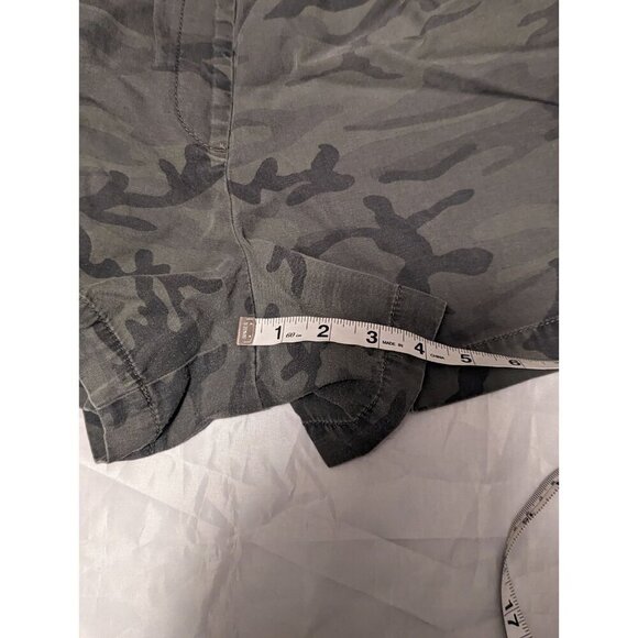 LOFT outlet Women's Size XL Faded Camo Tie Waist Shorts With Pockets - Picture 11 of 13